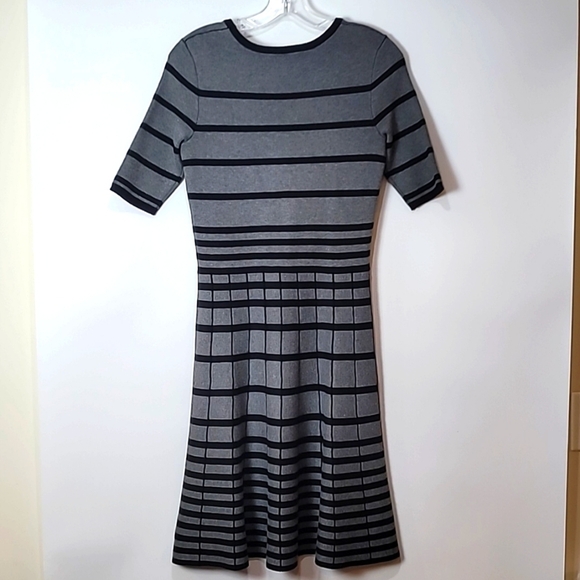 Gabby Skye Gray w/Black knit fit & flare Dress - Picture 10 of 16